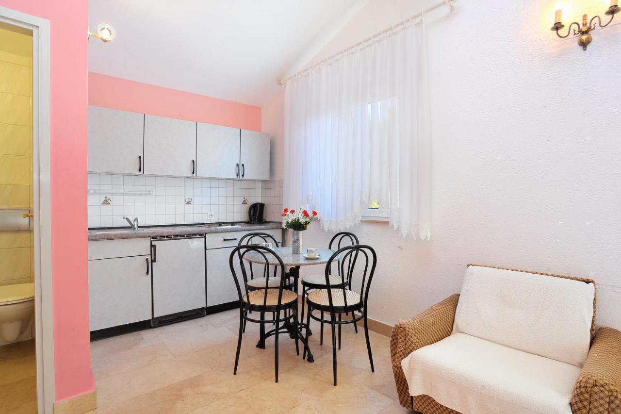 Apartments With A Parking Space Marusici, Omis - 18497 Mimice Exterior foto