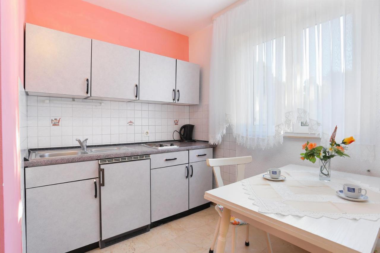 Apartments With A Parking Space Marusici, Omis - 18497 Mimice Exterior foto
