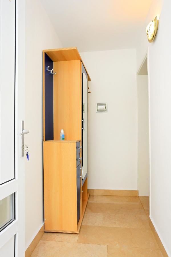 Apartments With A Parking Space Marusici, Omis - 18497 Mimice Exterior foto
